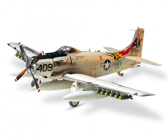 1:48 USN Douglas A1-H Skyraider 1:48 USN Douglas A1-H Skyraider